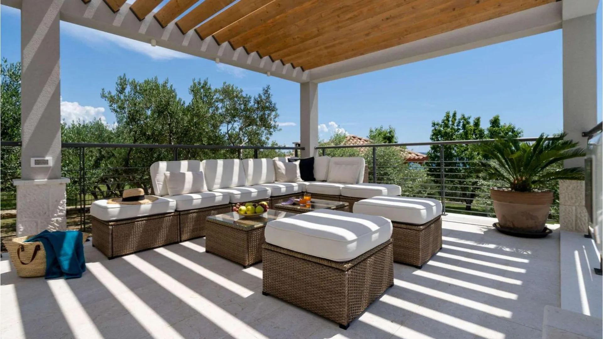 Villa Iva Kastel Luksic Kastela 0*,  Croatia