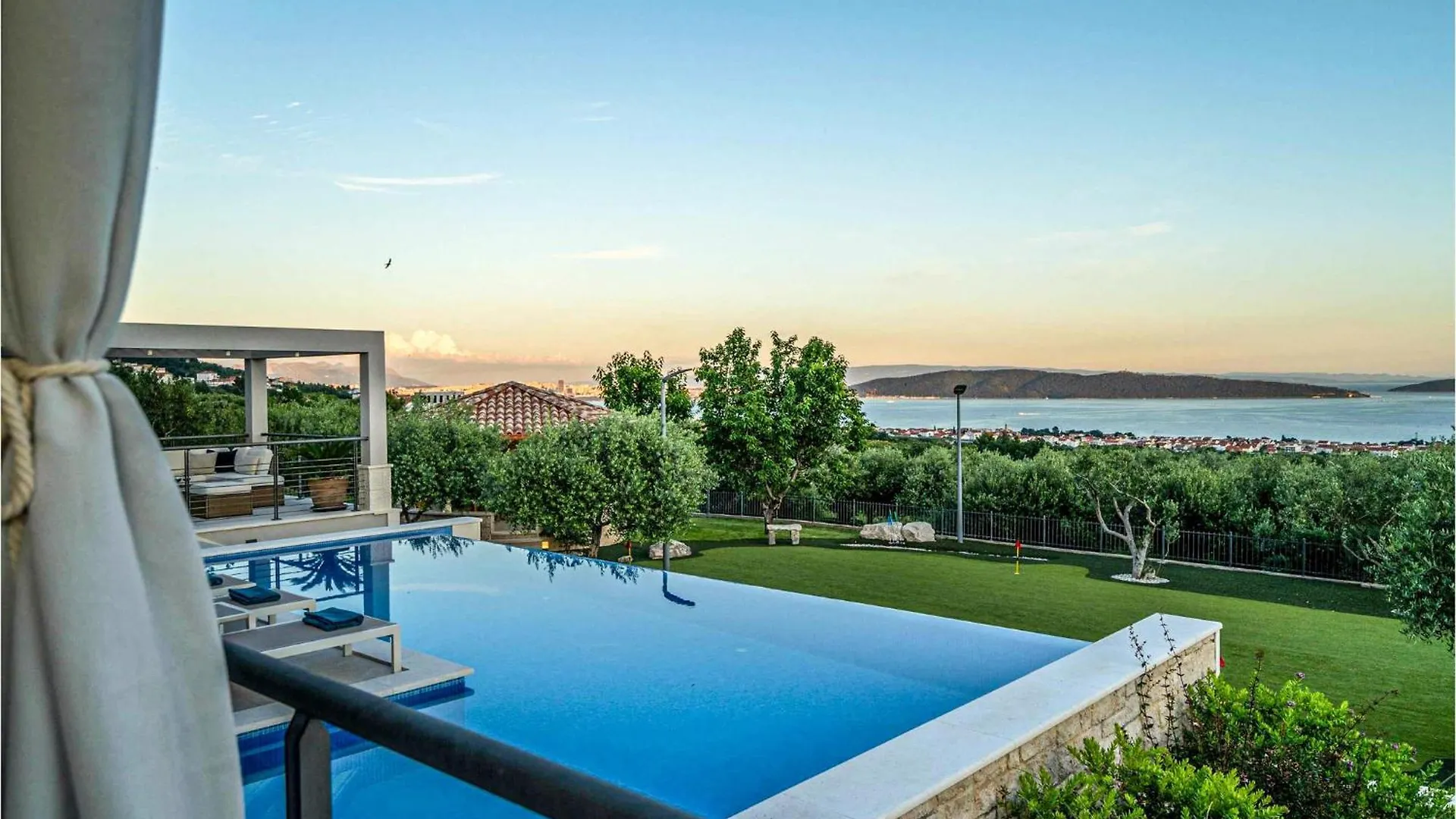 Holiday home Villa Iva Kastel Luksic Kastela